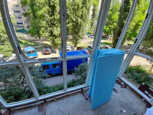 Французский балкон в современной архитектуре: особенности и стоимость остекления Французский балкон в современной архитектуре: особенности и стоимость остекления